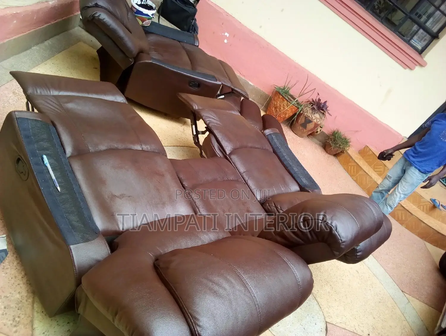 Leather Sofa Sets Dyeing, Refurbishing and Upholstery
