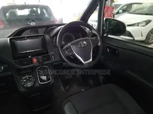 Toyota Noah 2.0 AWD (8 Seater) 2016 Gray