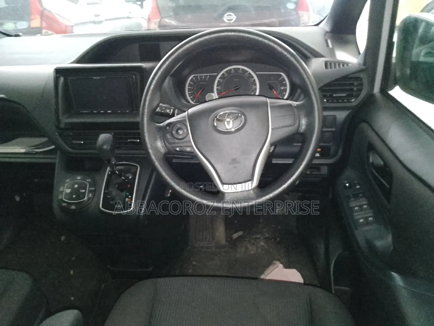 Toyota Noah 2.0 AWD (8 Seater) 2016 Gray