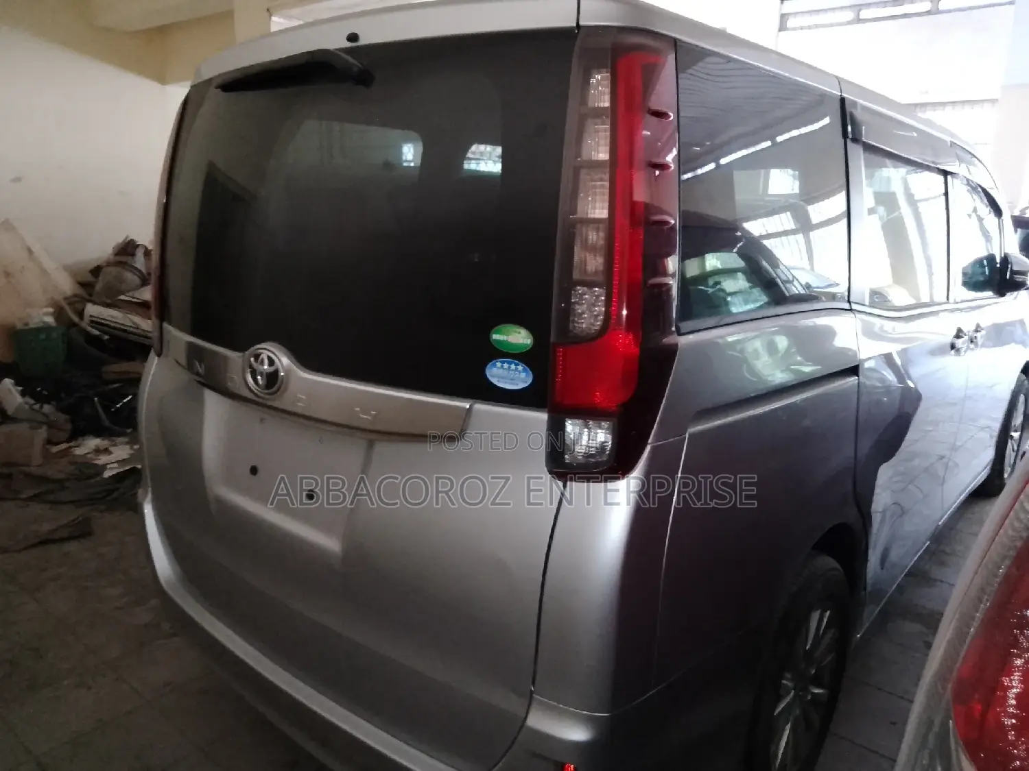 Toyota Noah 2.0 AWD (8 Seater) 2016 Gray