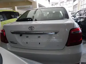 Toyota Axio 2016 Off white