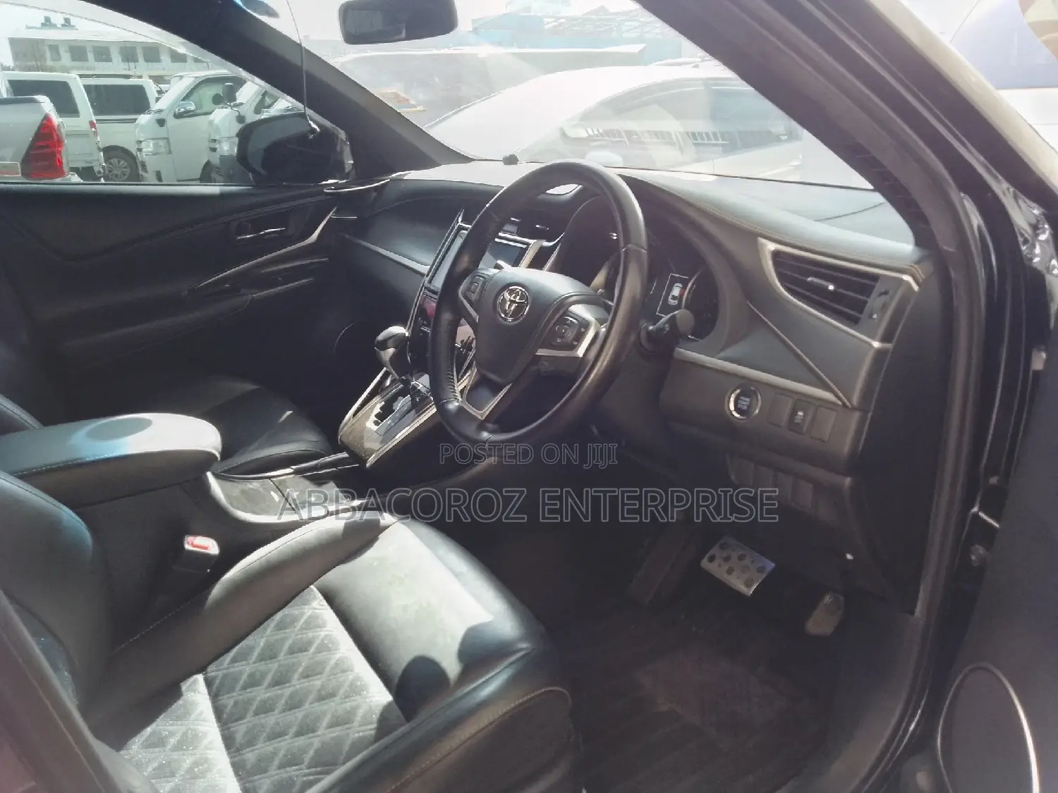 Toyota Harrier 2.0 2017 Matt Black