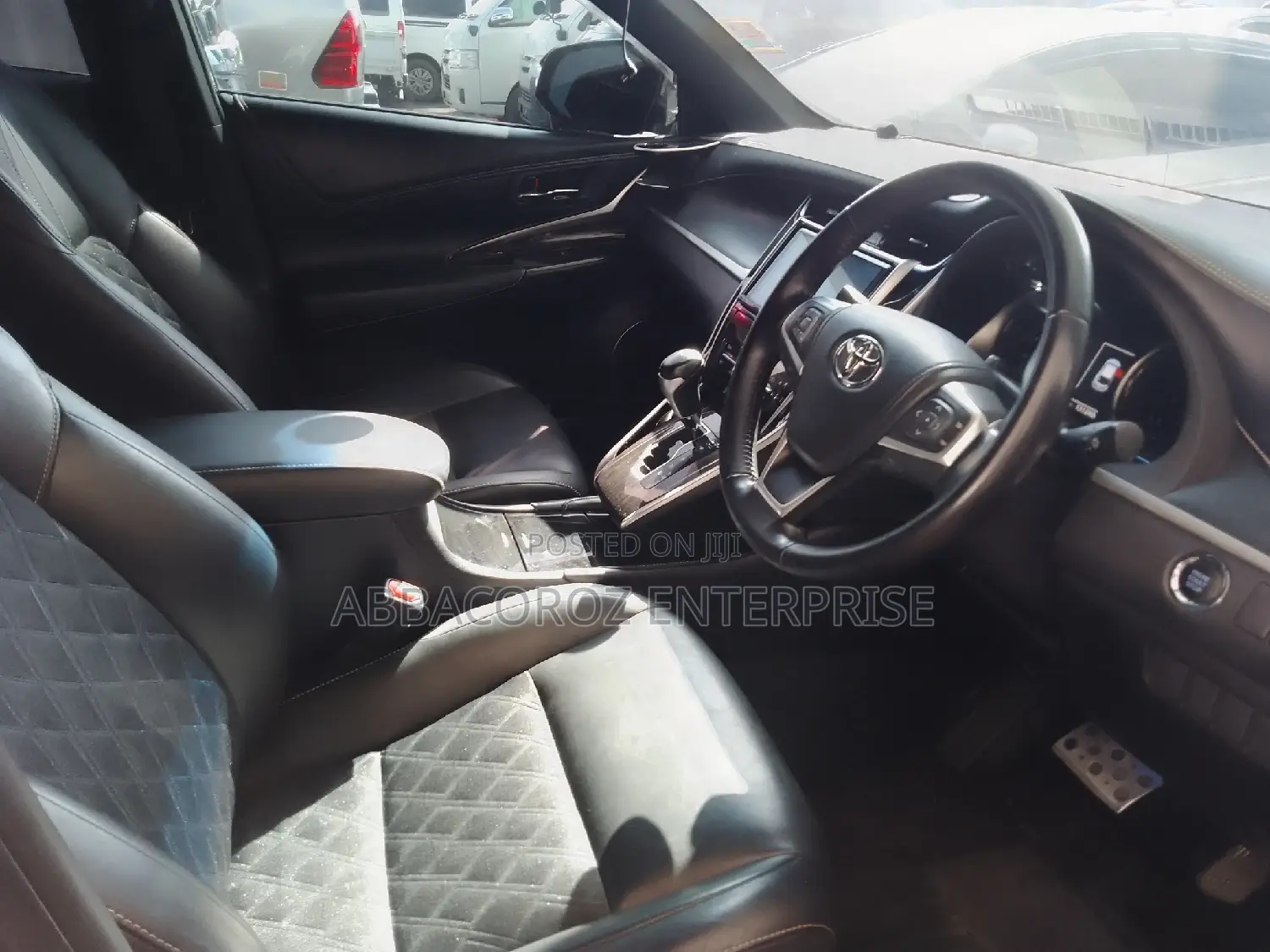 Toyota Harrier 2.0 2017 Matt Black