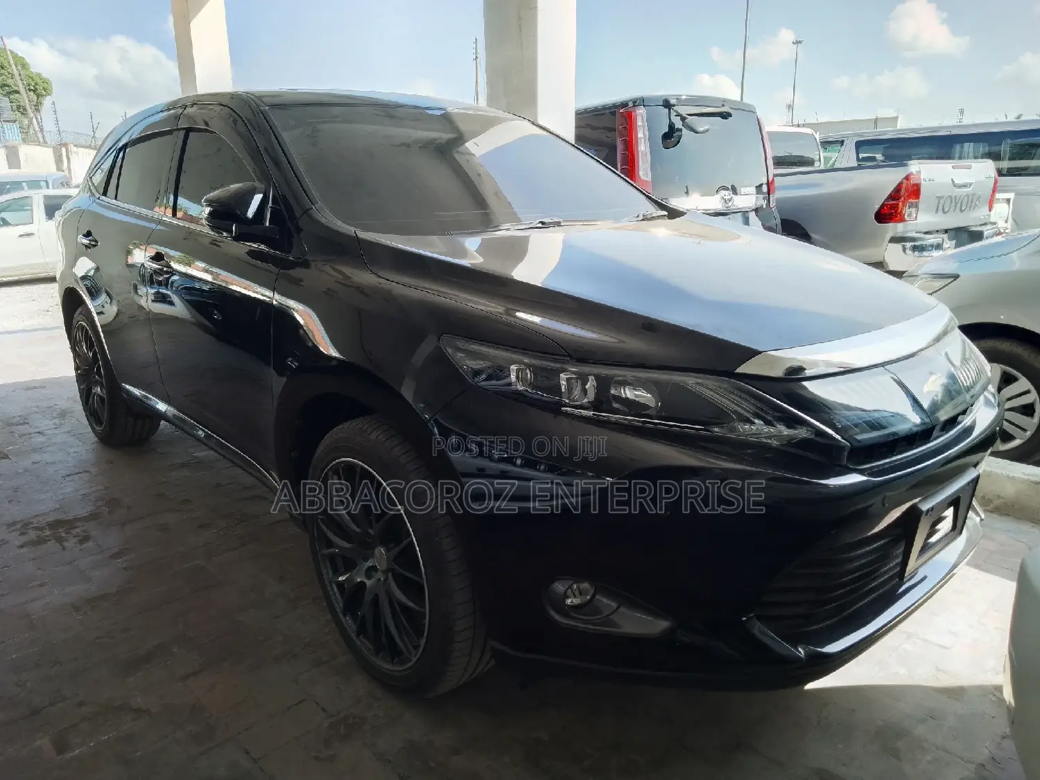 Toyota Harrier 2.0 2017 Matt Black