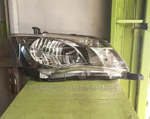 Toyota Fielder 161 Non Xenon Headlight.
