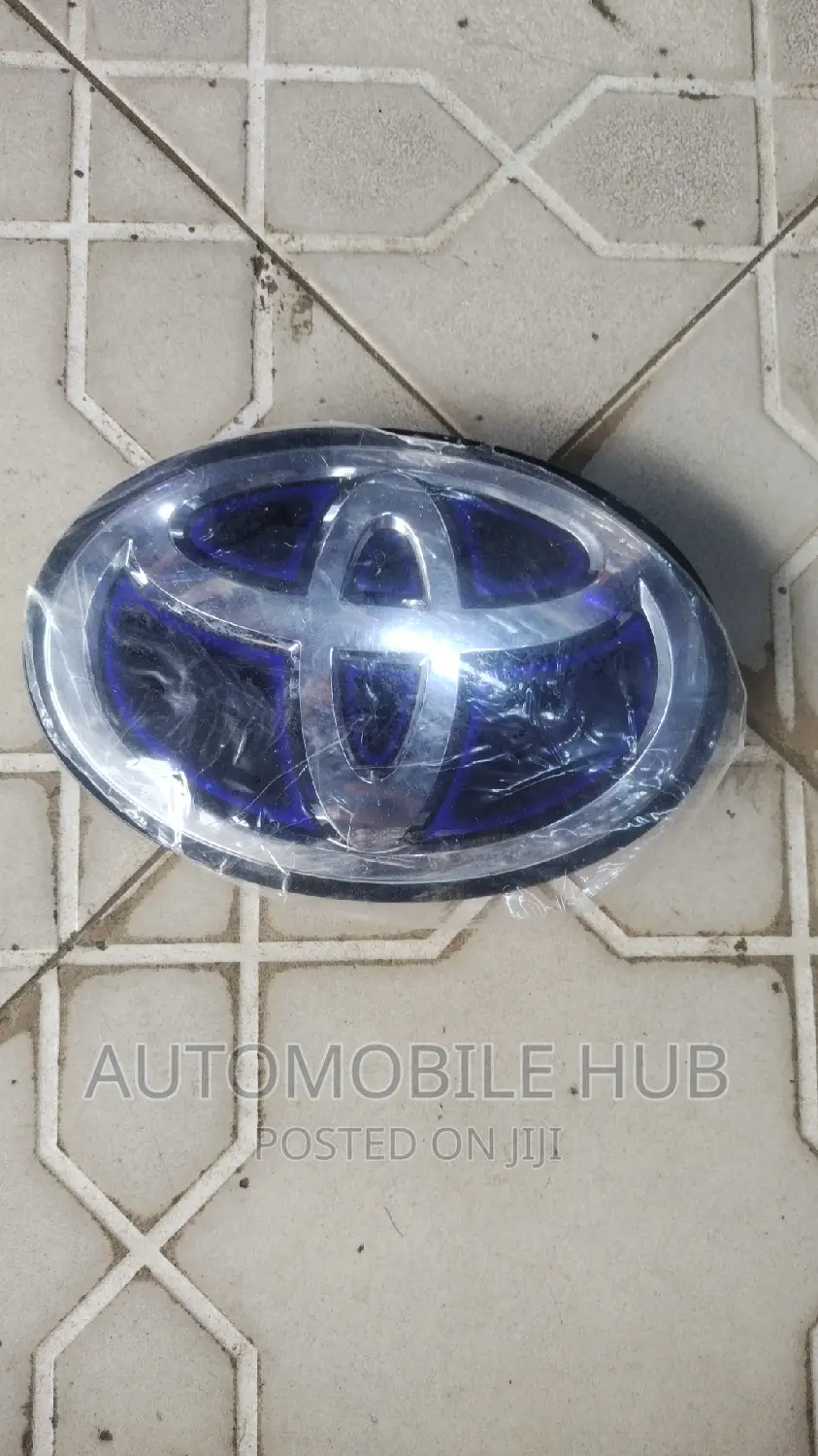 Toyota Prado V8 FJ150 Front Logo
