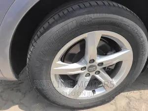Audi Q5 2.0T Premium AWD quattro 2018 Silver