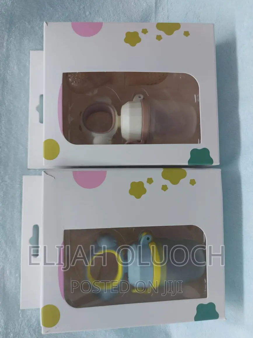 Fruit Feeder With Twist Propulsion