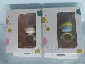 Fruit Feeder With Twist Propulsion