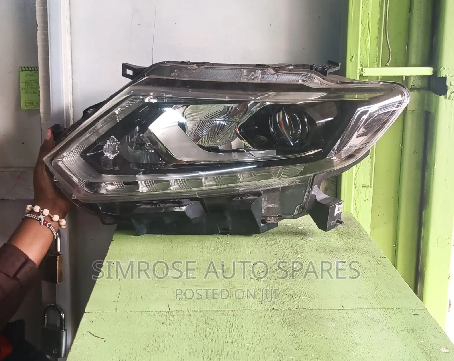 Nissan X-Trail Nt32 Xenon Headlight