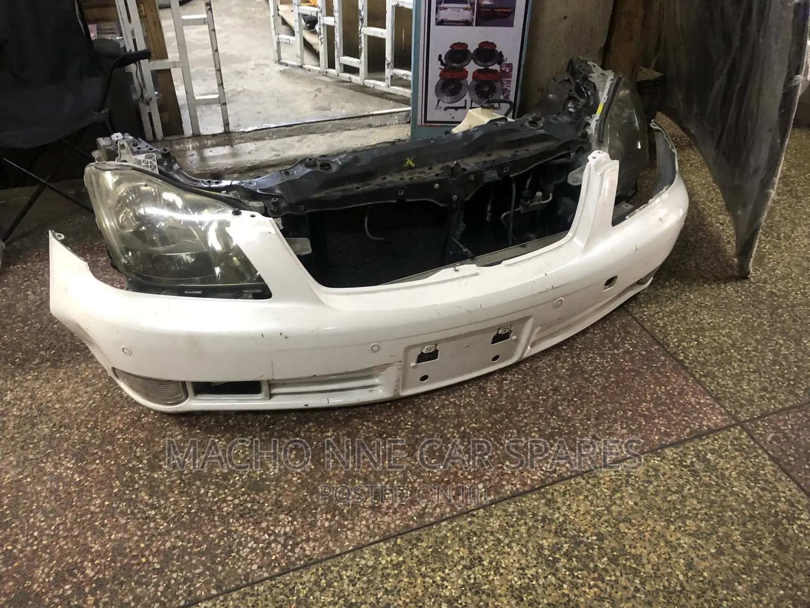Toyota Crown 2005 Nosecut Assembly