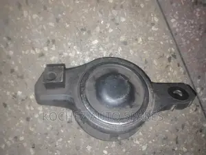 Subaru Legacy 2016 Engine Mounting