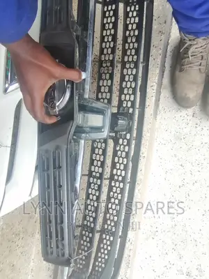 Toyota Isis Old Model Front Grill