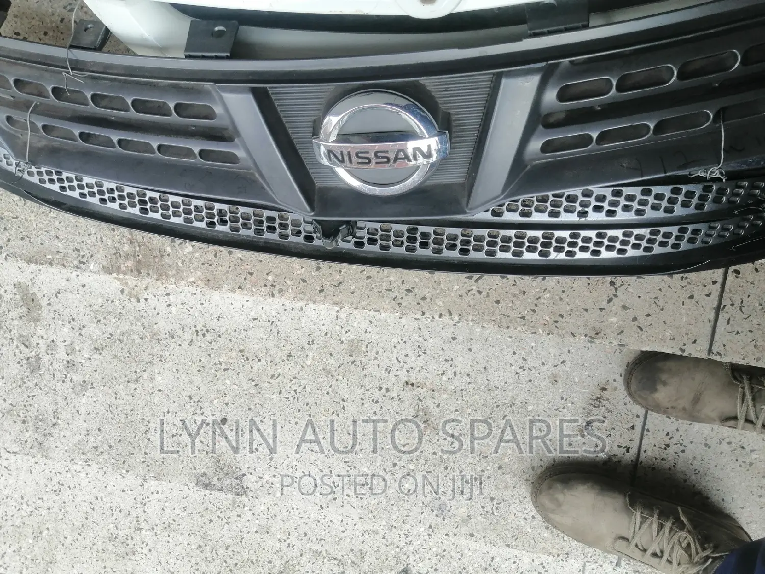 Nissan Wingroad Y12 Front Grill