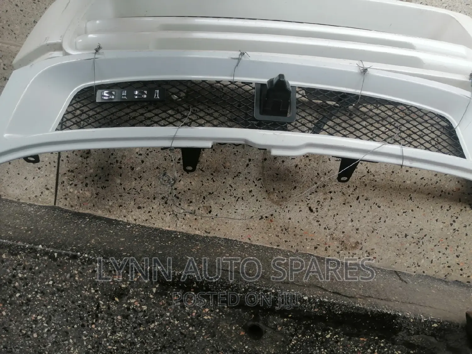 Toyota Isis Front Grill
