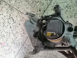 Toyota Sienta New Model Xenon Headlight