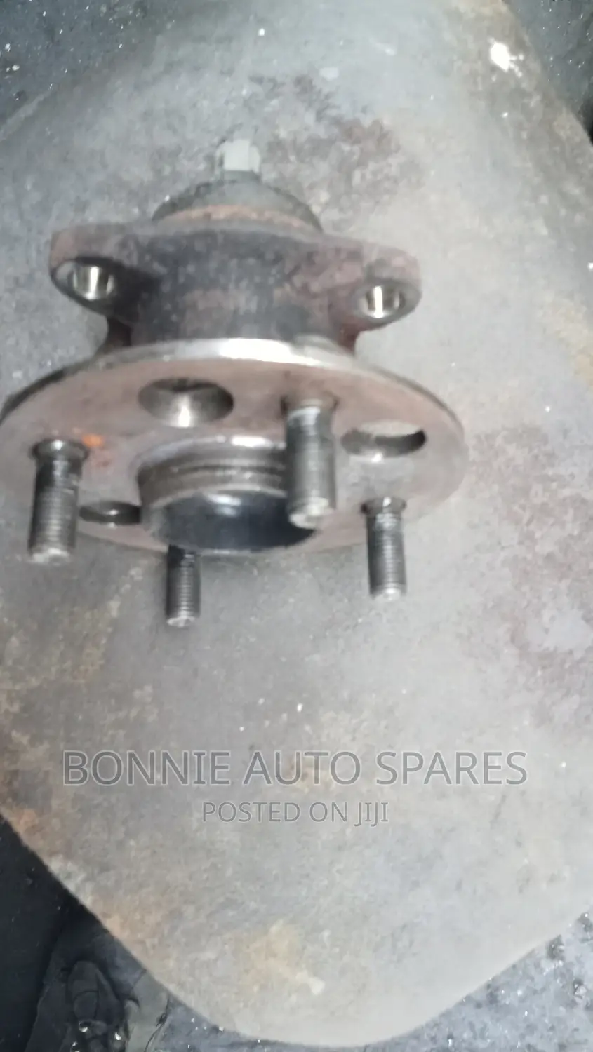 Belta/Ractis/Fielder 161 Rear Wheel Hub