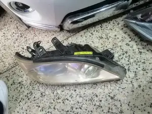 Toyota Vanguard Headlight