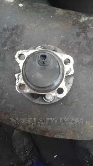 Belta/Ractis/Fielder 161 Rear Wheel Hub