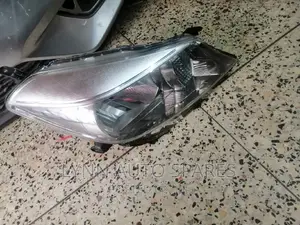 Toyota Vitz Jewella Non Xenon Headlight