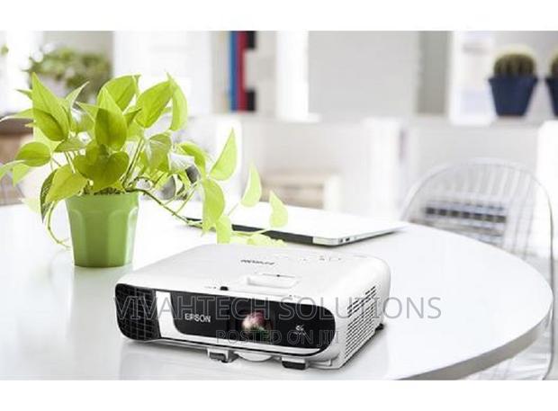 Epson Eb-Fh52 Full Hd 3lcd Projector - main view
