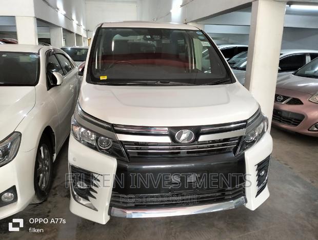 Toyota Voxy 2017 White - thumbnail 6