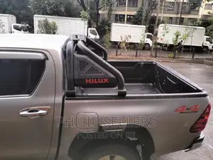 Roll Bar With Hexagonal Tube Installed on This Toyota Hilux