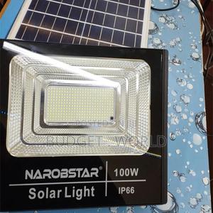 Solar Flood Light .100watts/Solar Panel With a Flood Light.