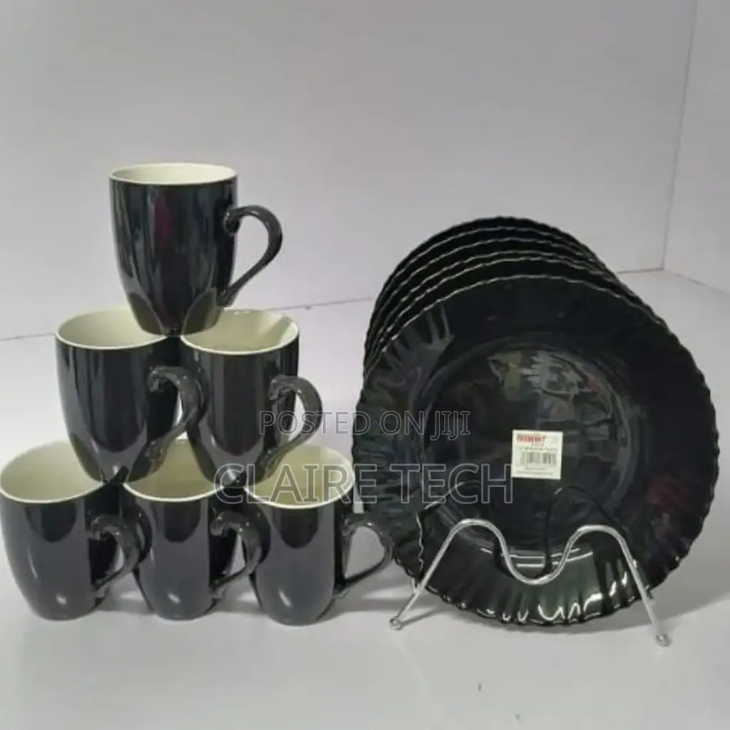 Black 6 Pieces Set of Plates and Mugs 
