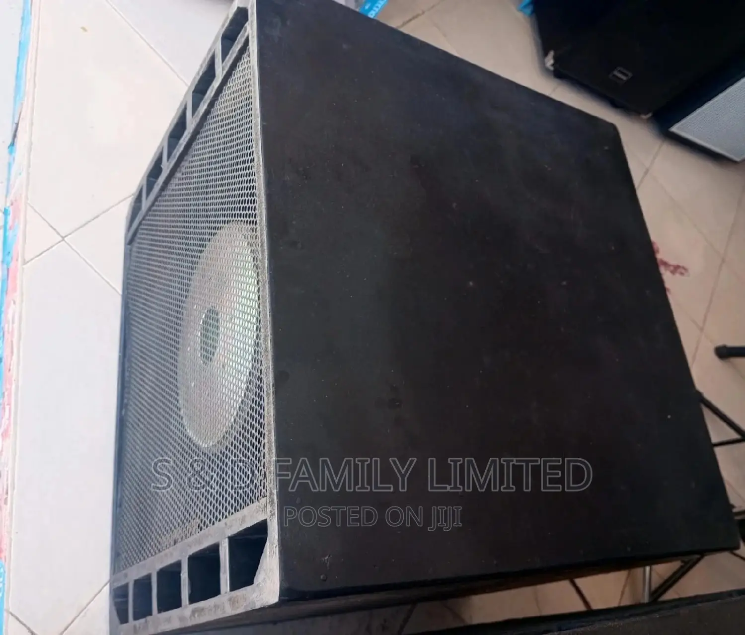 Reverse Single Bass Speaker