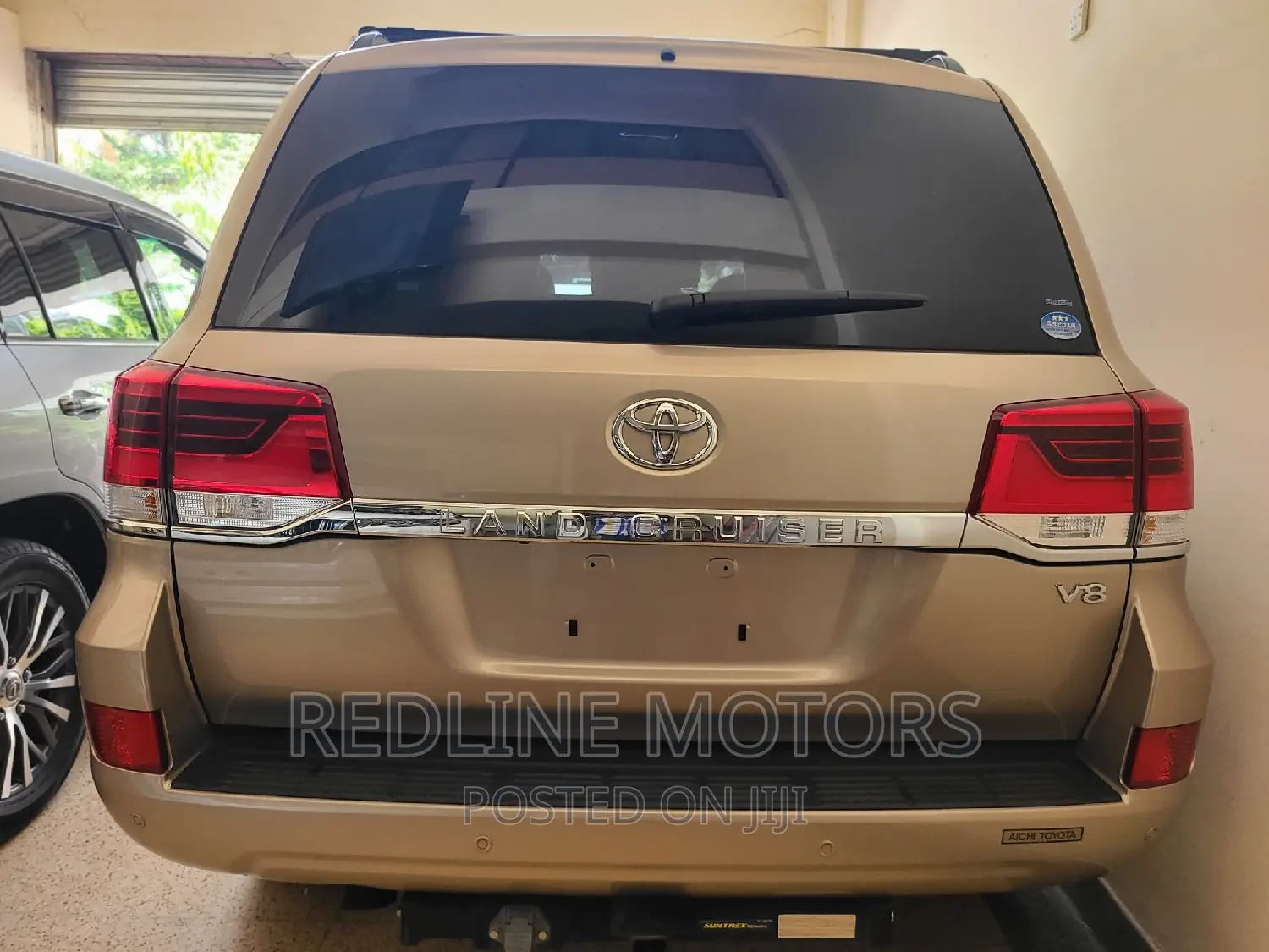 Toyota Land Cruiser 4.6 V8 AX 2017 Gold