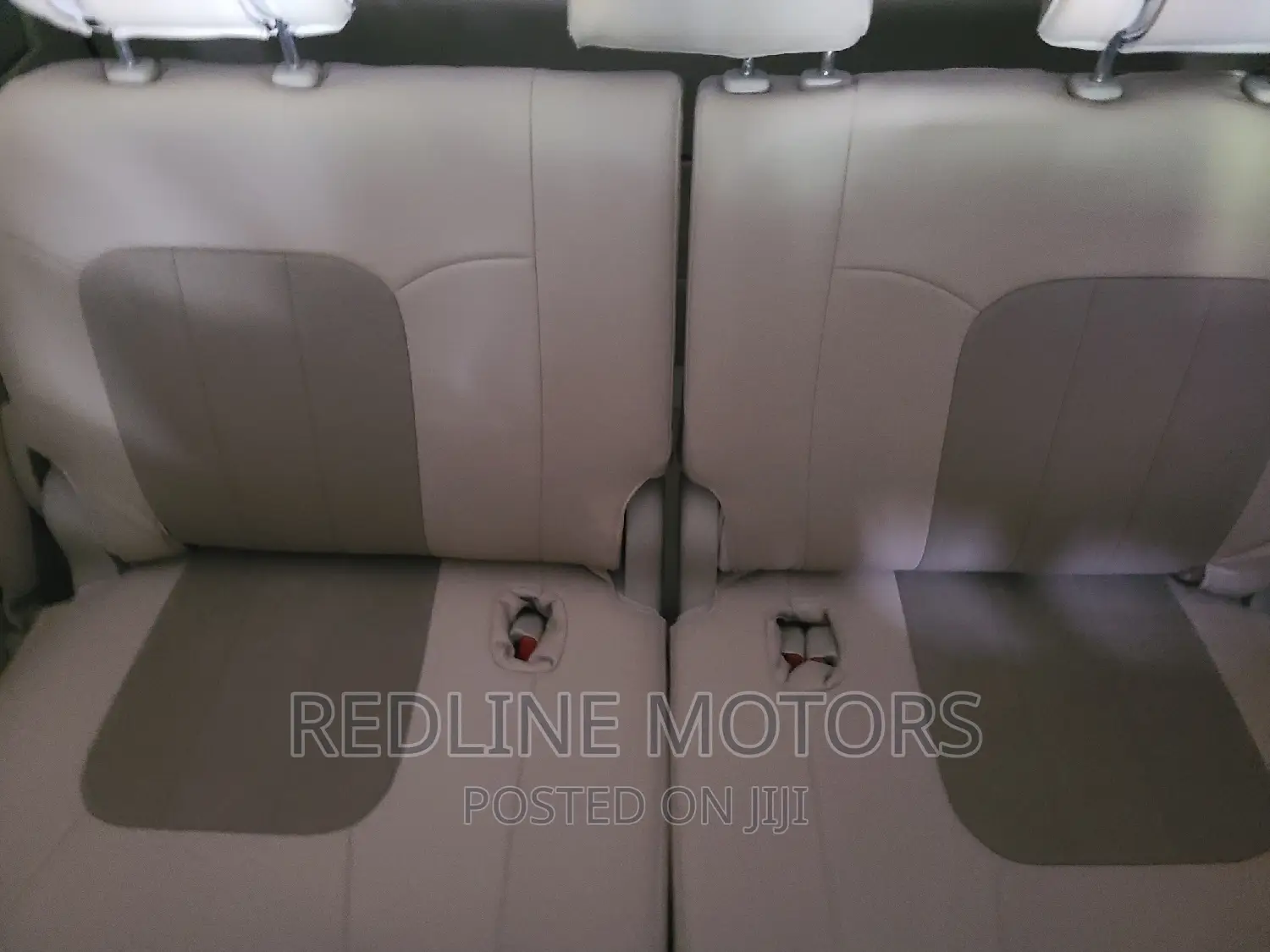 Toyota Land Cruiser 4.6 V8 AX 2017 Gold