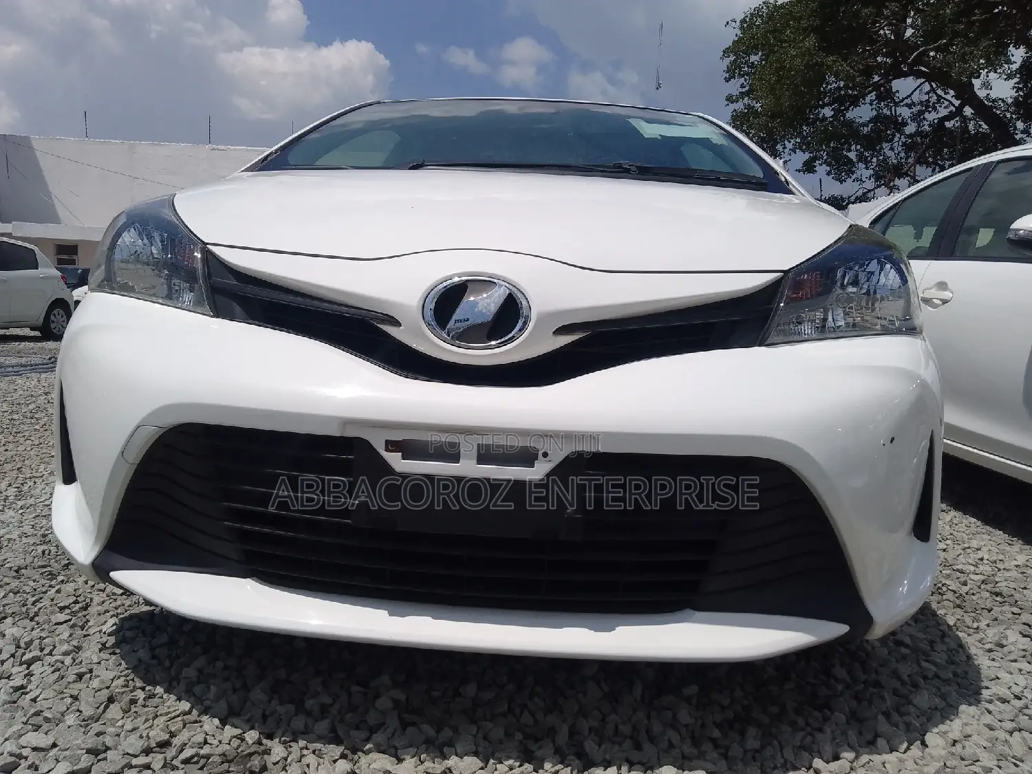 Toyota Vitz 2016 White