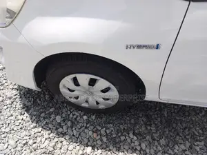 Toyota Aqua 2016 Off white
