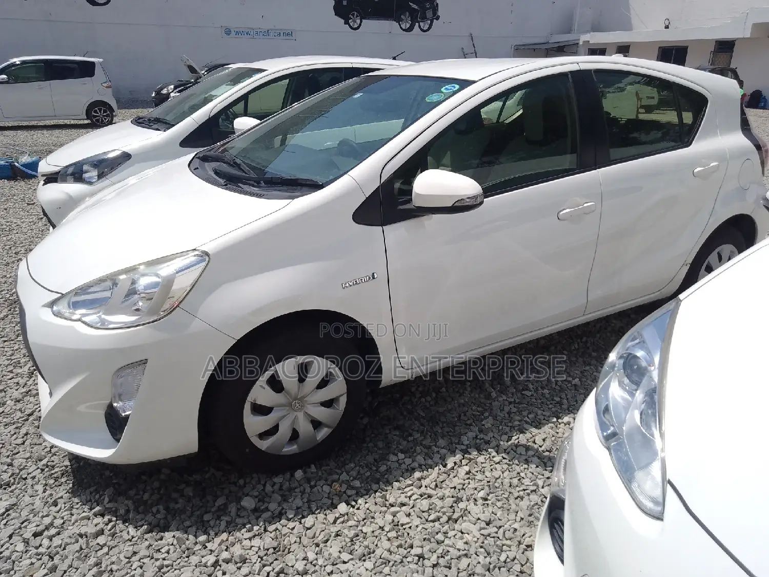 Toyota Aqua 2016 Off white