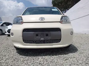 Toyota Porte 2016 Beige