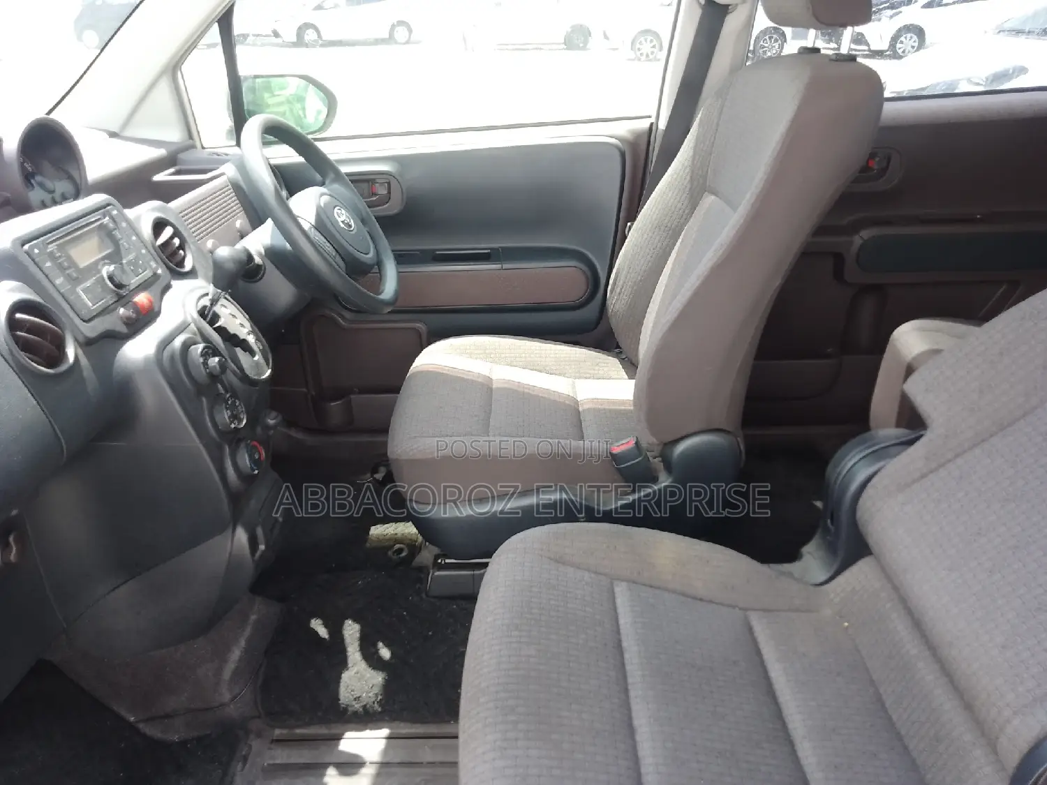 Toyota Porte 2016 Beige