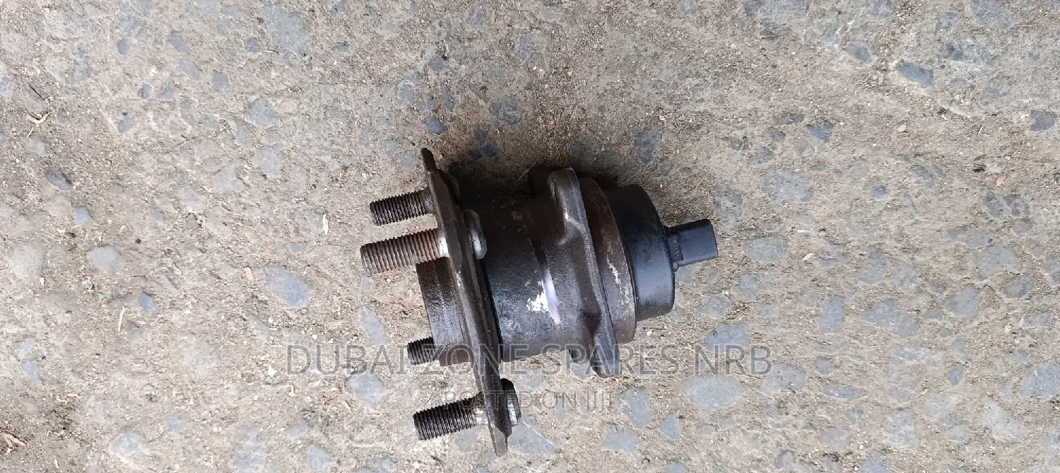 Nze, Fielder, Axio, Runx,Alex Rear Wheel Hubs Rear Wheel Hub