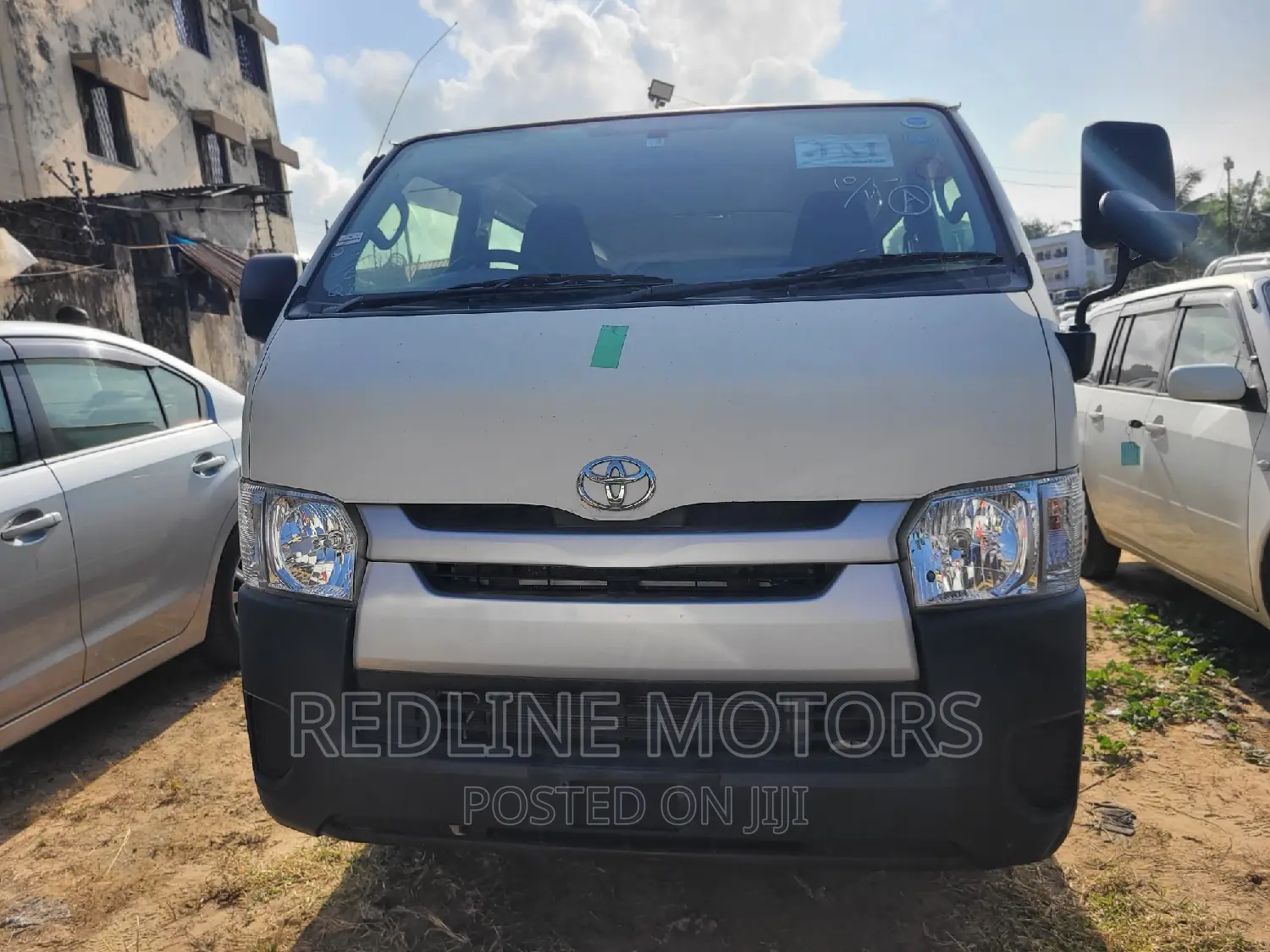 Toyota HiAce 2016 Pearl