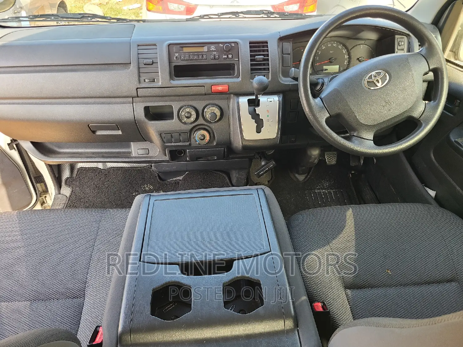 Toyota HiAce 2016 Pearl