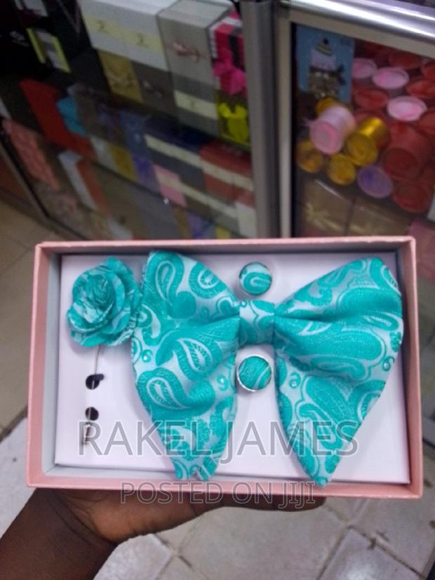 Green Floral Bow Tie - thumbnail 2