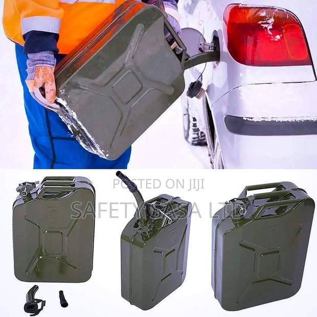 Metal Fuel Jerrycab With Flexible Sprout - main view