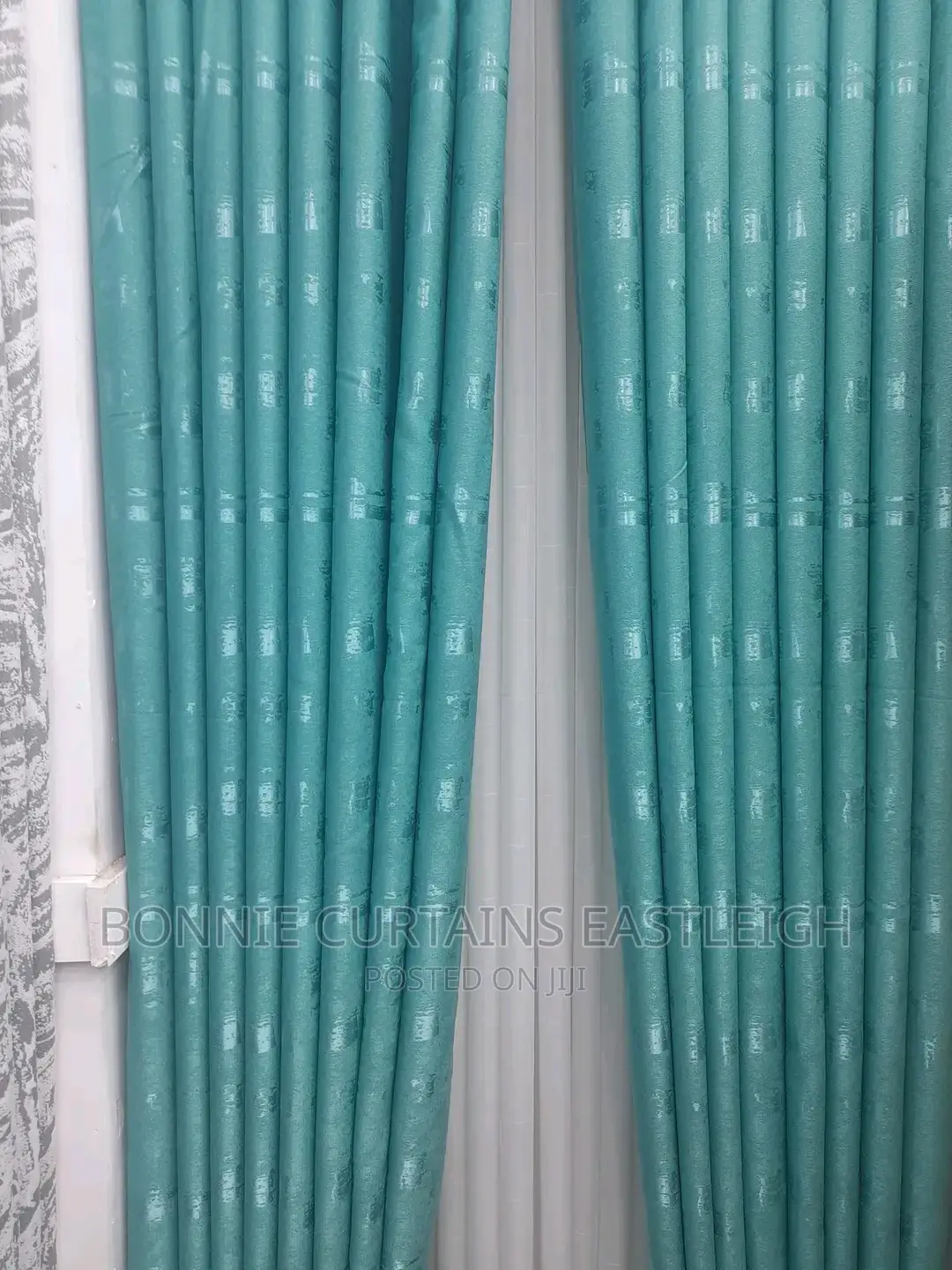 Heavy Materials of Curtains and Shears for Sale