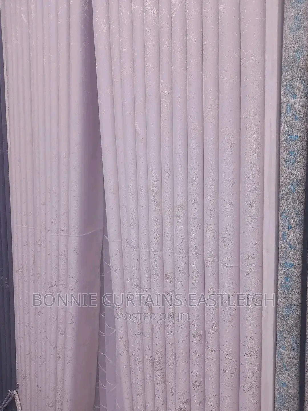 Heavy Materials of Curtains and Shears for Sale