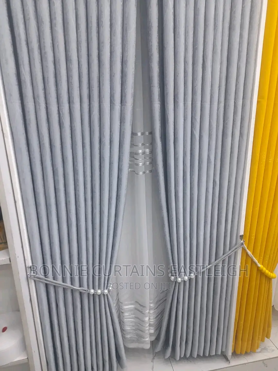 Heavy Materials of Curtains and Shears for Sale