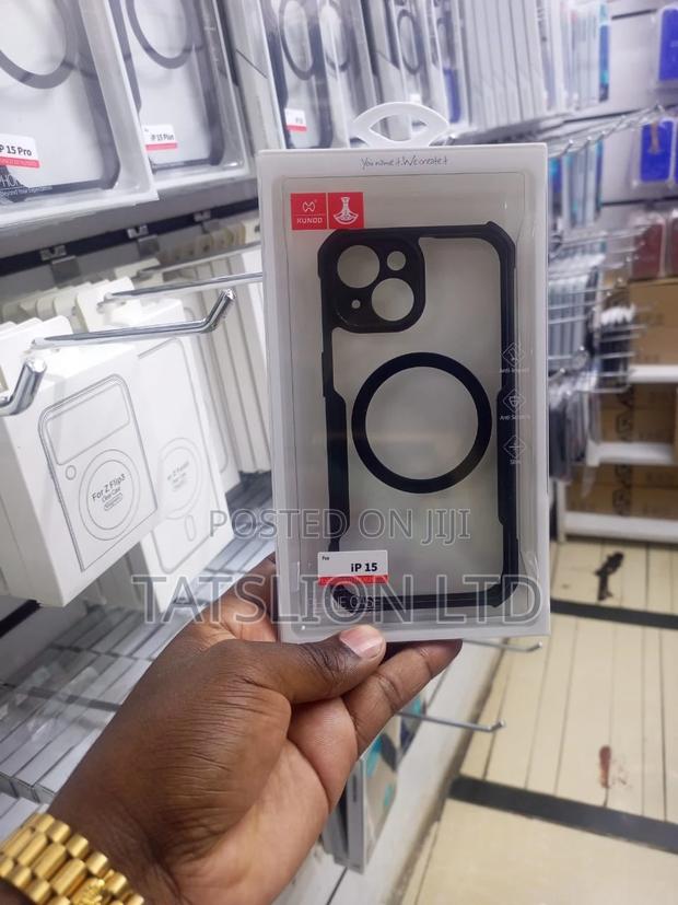 iPhone 15 Hybrid Soft TPU Bumper Clear Magnetic Case Compat - thumbnail 2