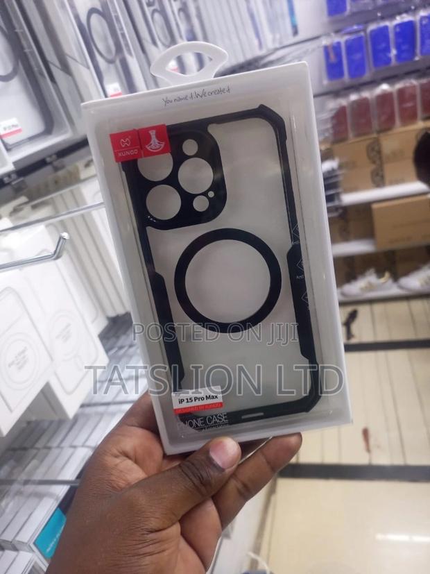 iPhone 15 Pro Max Clear Case/Cover With Magsafe New - main view