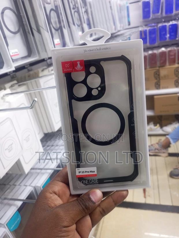 iPhone 15 Pro Max Clear Magnetic Case Black Magnetic Silic - main view