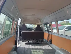 Toyota HiAce 2017 Silver