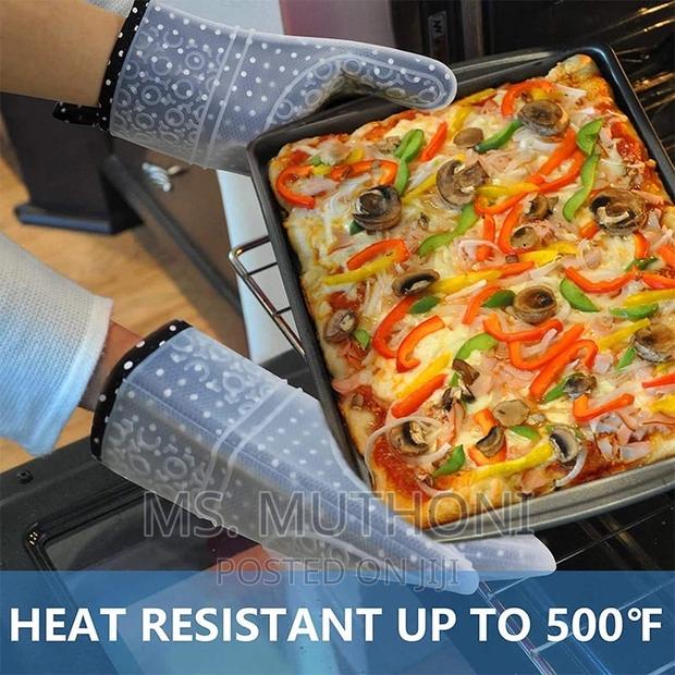 A Pair of Oven Gloves - thumbnail 2